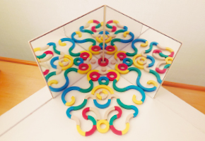 ケルンモザイク円弧・点線面・童具館