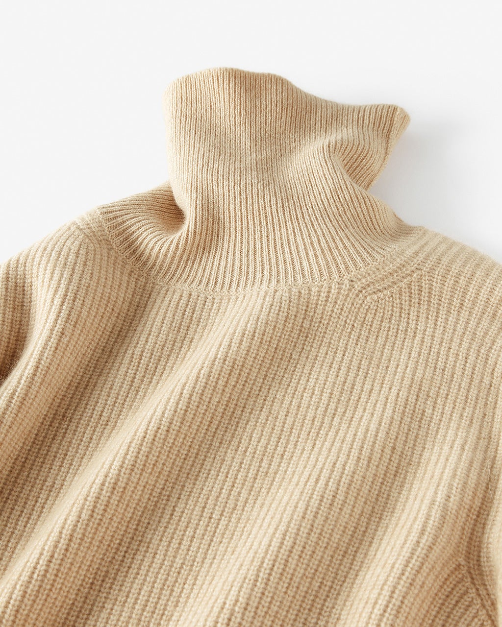 プレミアムカシミヤ・片畦編みタートルセーター/DoCLASSE