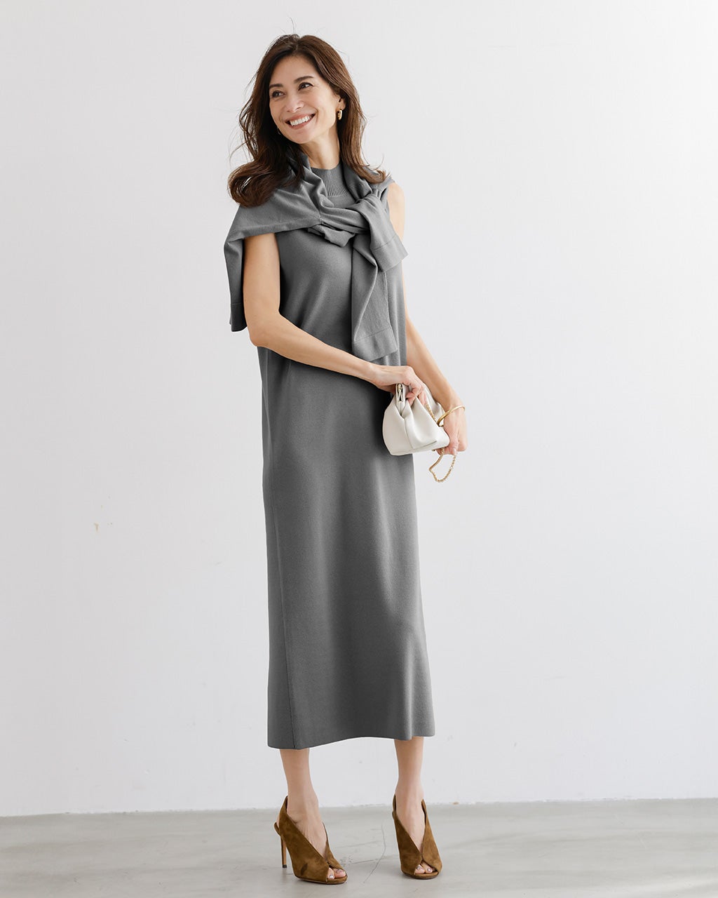 深Vニット・セットワンピース/DoCLASSE