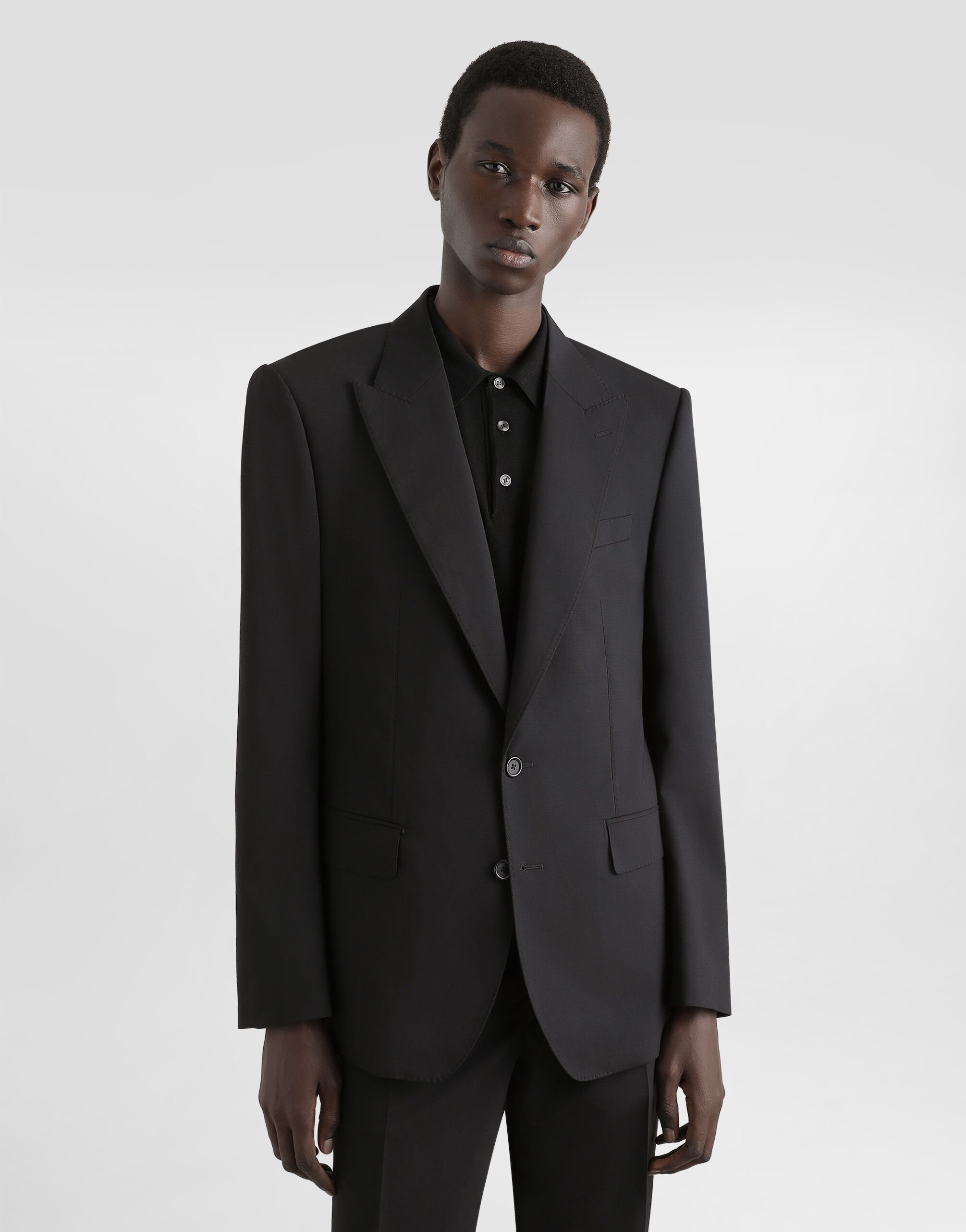 ブラックのメンズ スーツ シチリアフィット ストレッチウール