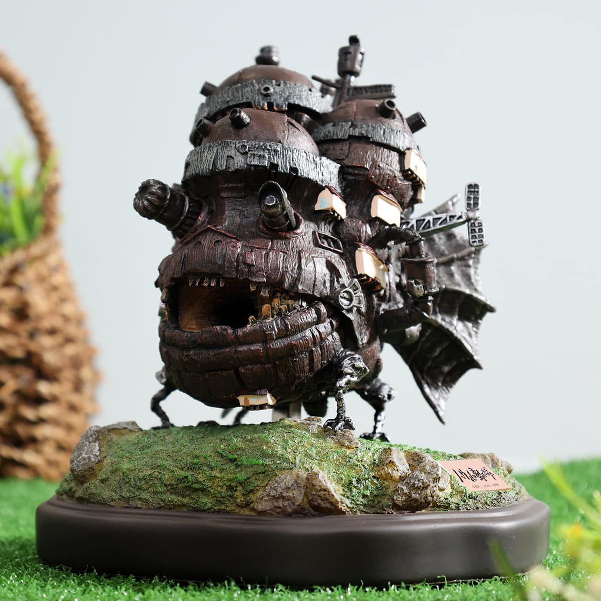 ハウルの動く城 ライトアップジオラマ ハウルの動く城 | どんぐり