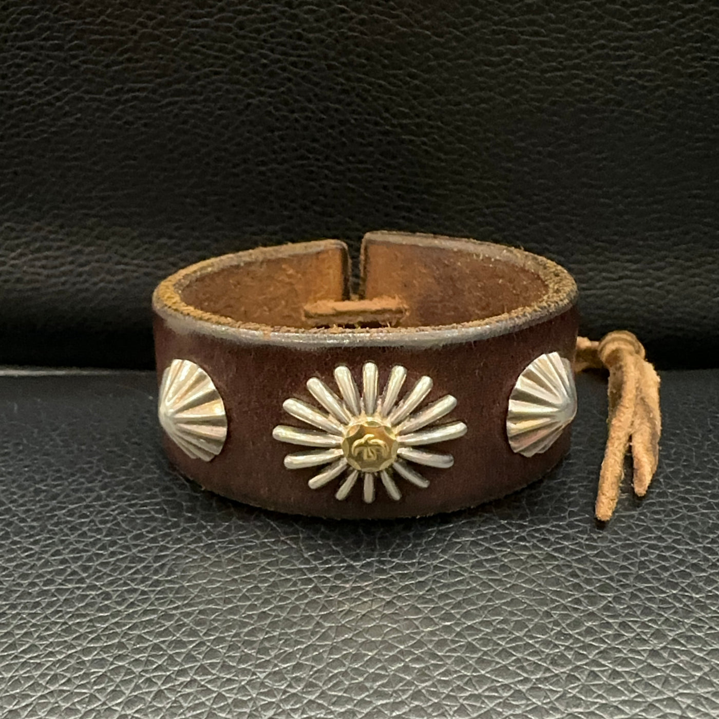 ゴローズ goro's [新品]K18付ウニコンチョ革ブレス(焦茶） – DELTAone