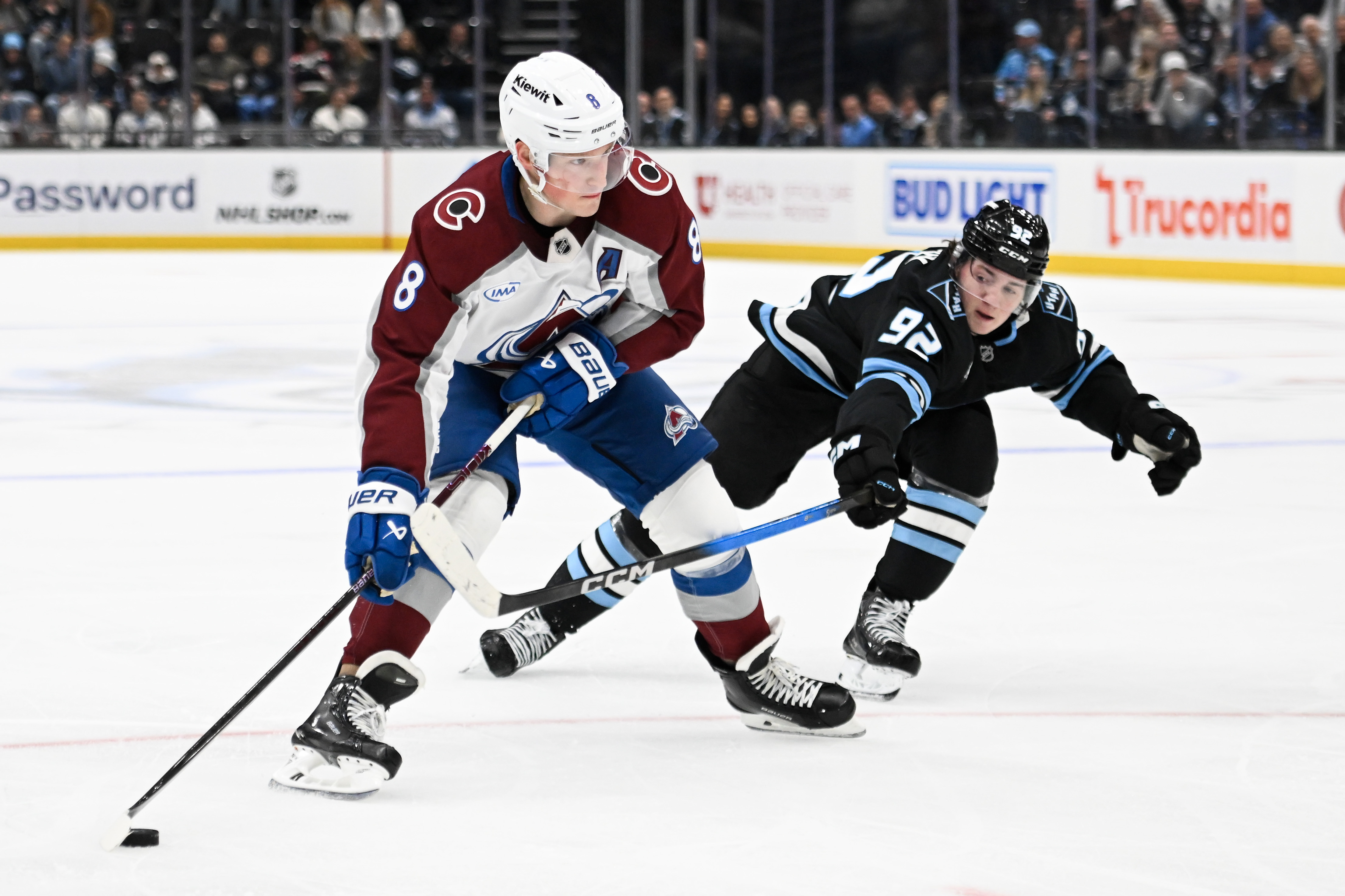 Colorado Avalanche defeat Utah 4-2 without Nathan MacKinnon
