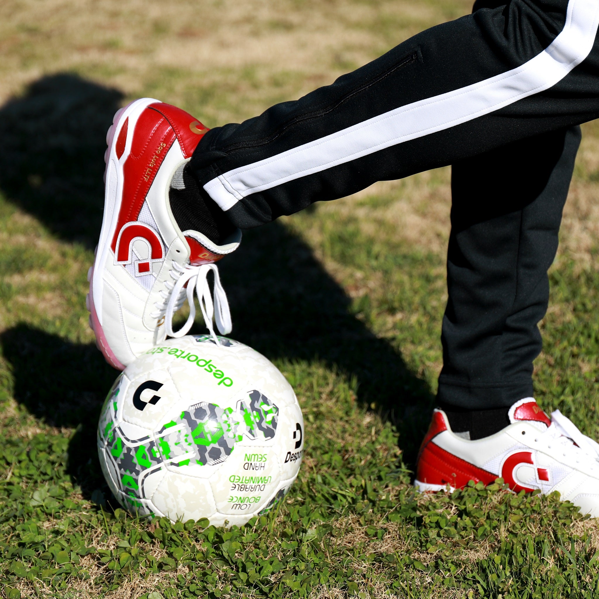 Turf Soccer Shoes, Sao Luis LLTF LTD, White/Deep Red | Desporte