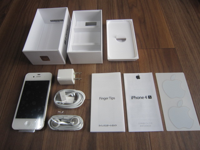 ついにiPhone4SがソフトバンクとKDDIから発売！早速購入、開封してみ