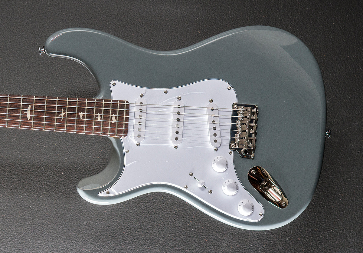 SE Silver Sky w/Rosewood Left Hand - Storm Gray – Dave's Guitar Shop