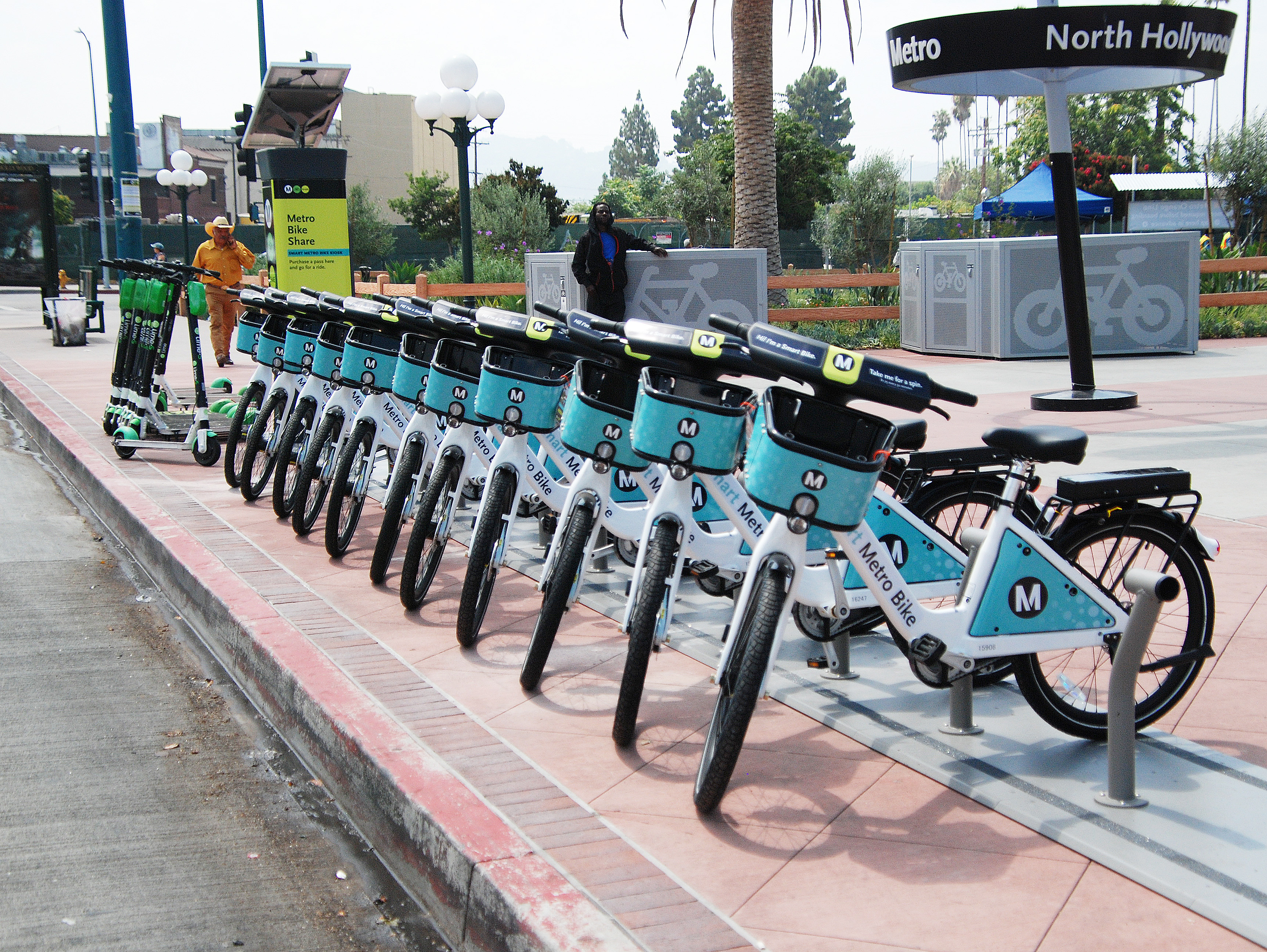 Metro bike-sharing program launches in North Hollywood – Daily News