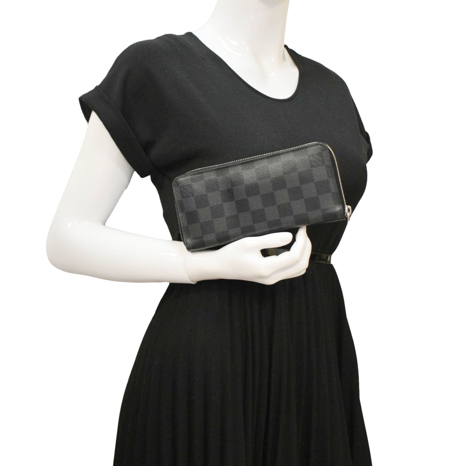 LOUIS VUITTON Damier Graphite Vertical Black Zippy Wallet