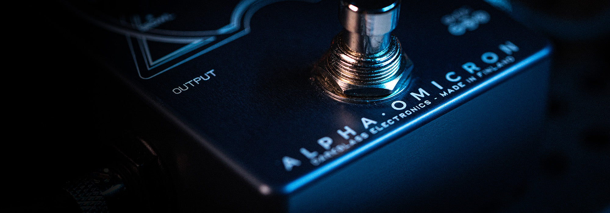 Alpha Omicron – Darkglass