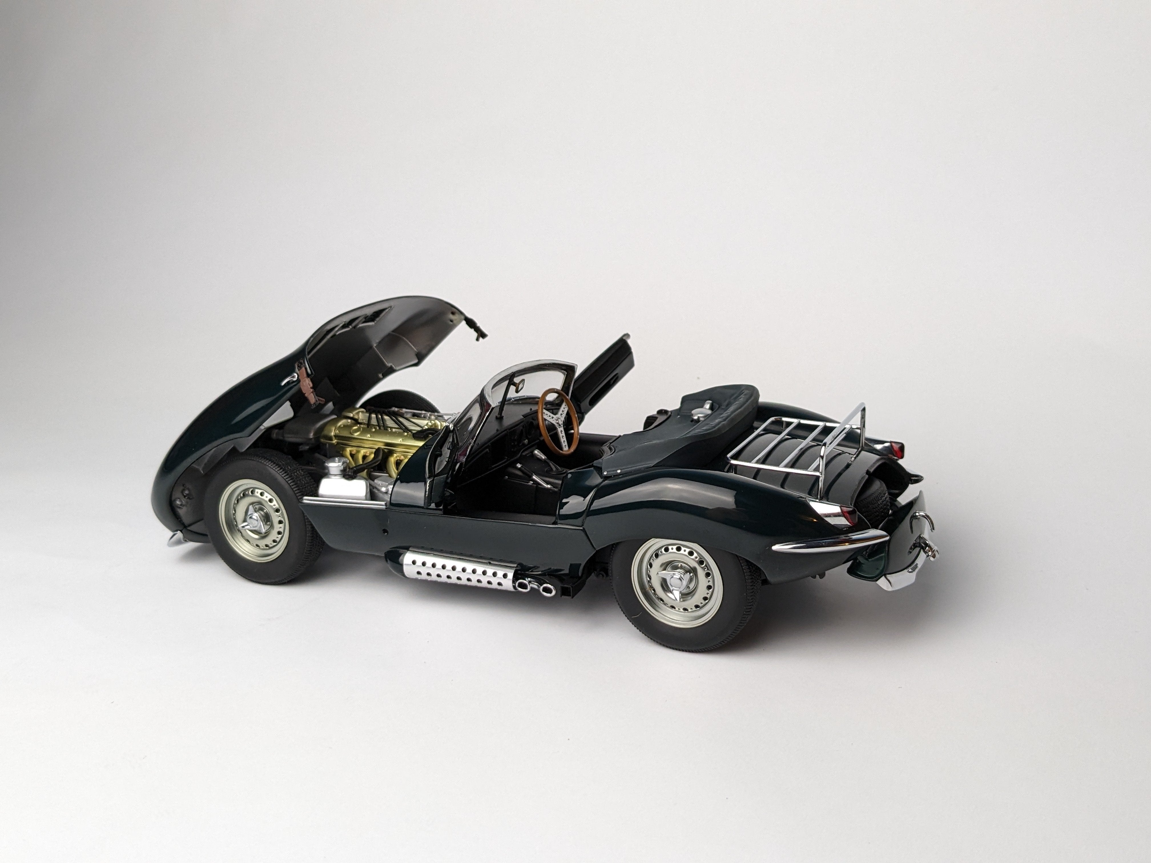 1/18 AUTOart - 1956 Jaguar XKSS Steve McQueen | DiecastXchange Forum