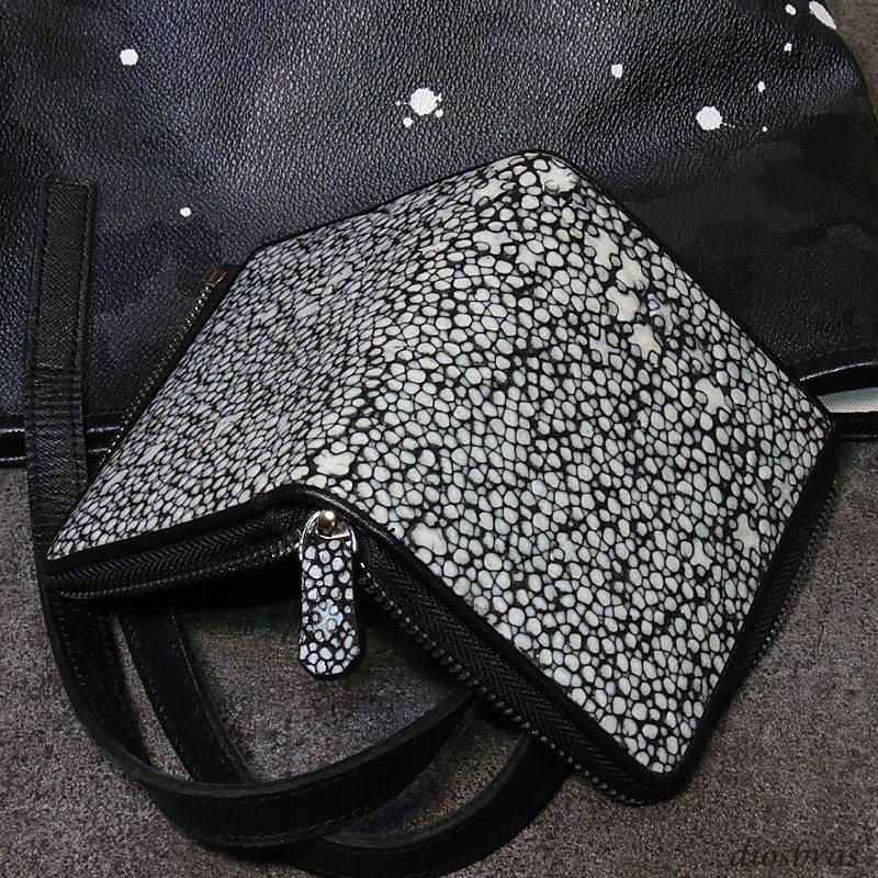 本革スティングレーエイ革使用！！大容量財布！！