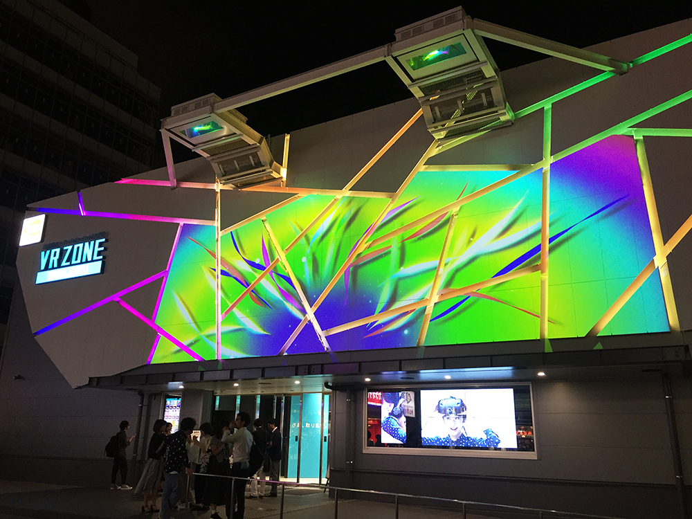 温度センサー付き自動換気プロジェクター屋外筐体の納入事例｜VR ZONE