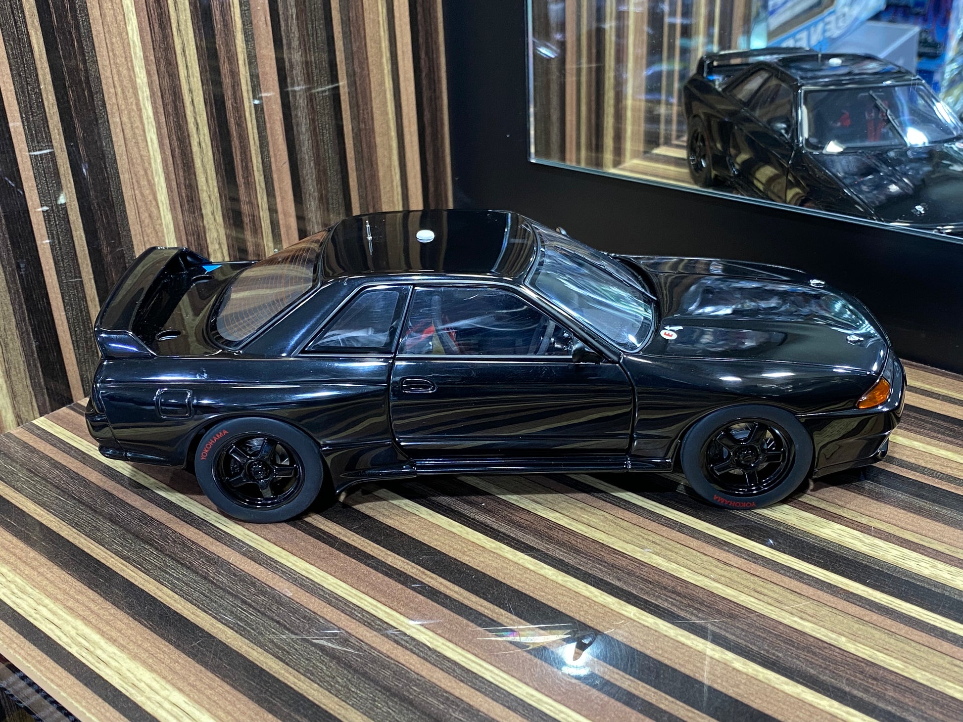 Autoart Nissan Skyline GT-R R32 - 1/18 Diecast Model, All Opening