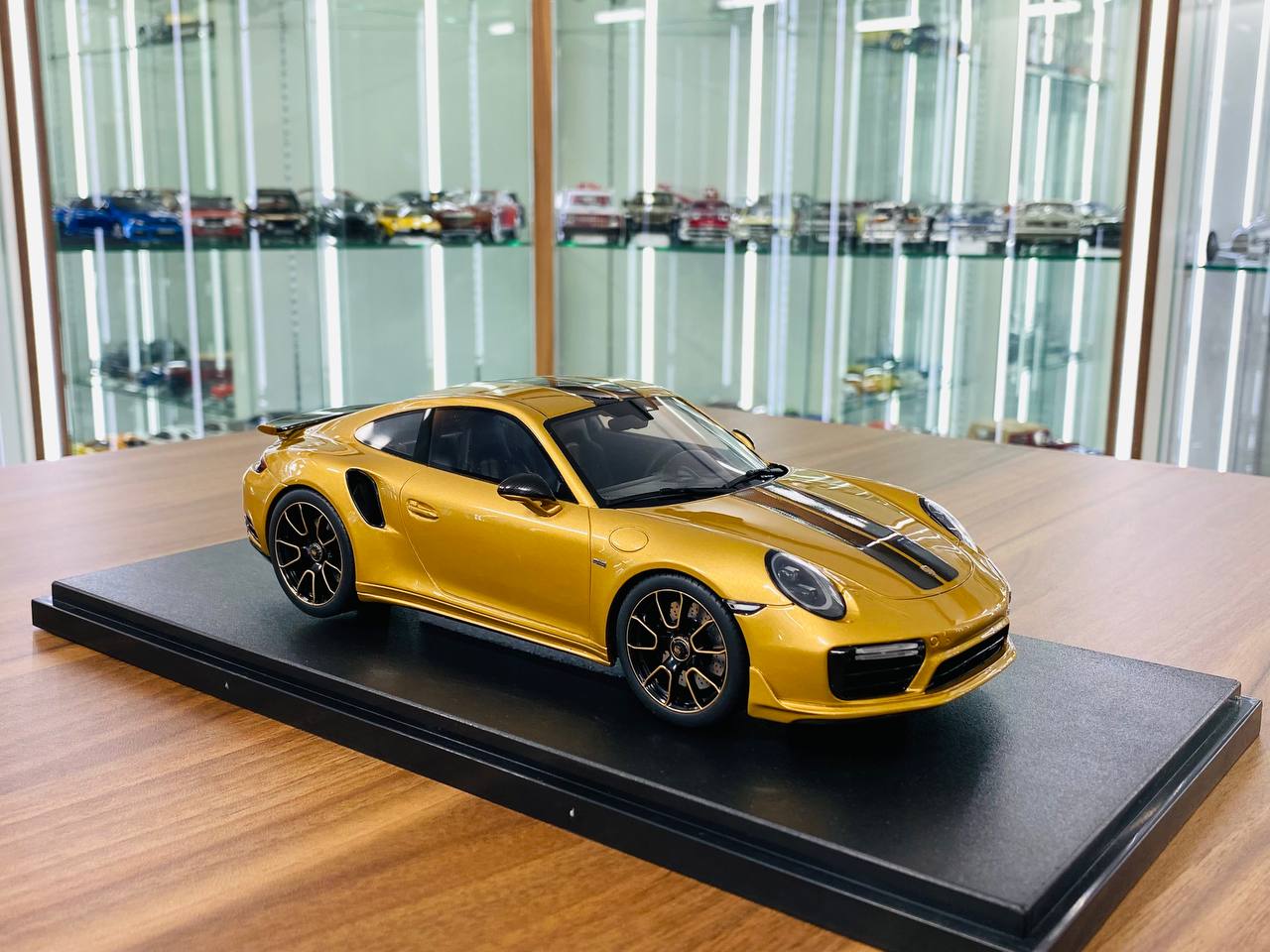 GT Spirit Porsche 911 Turbo S Resin - Gold | 1/18 Limited Edition