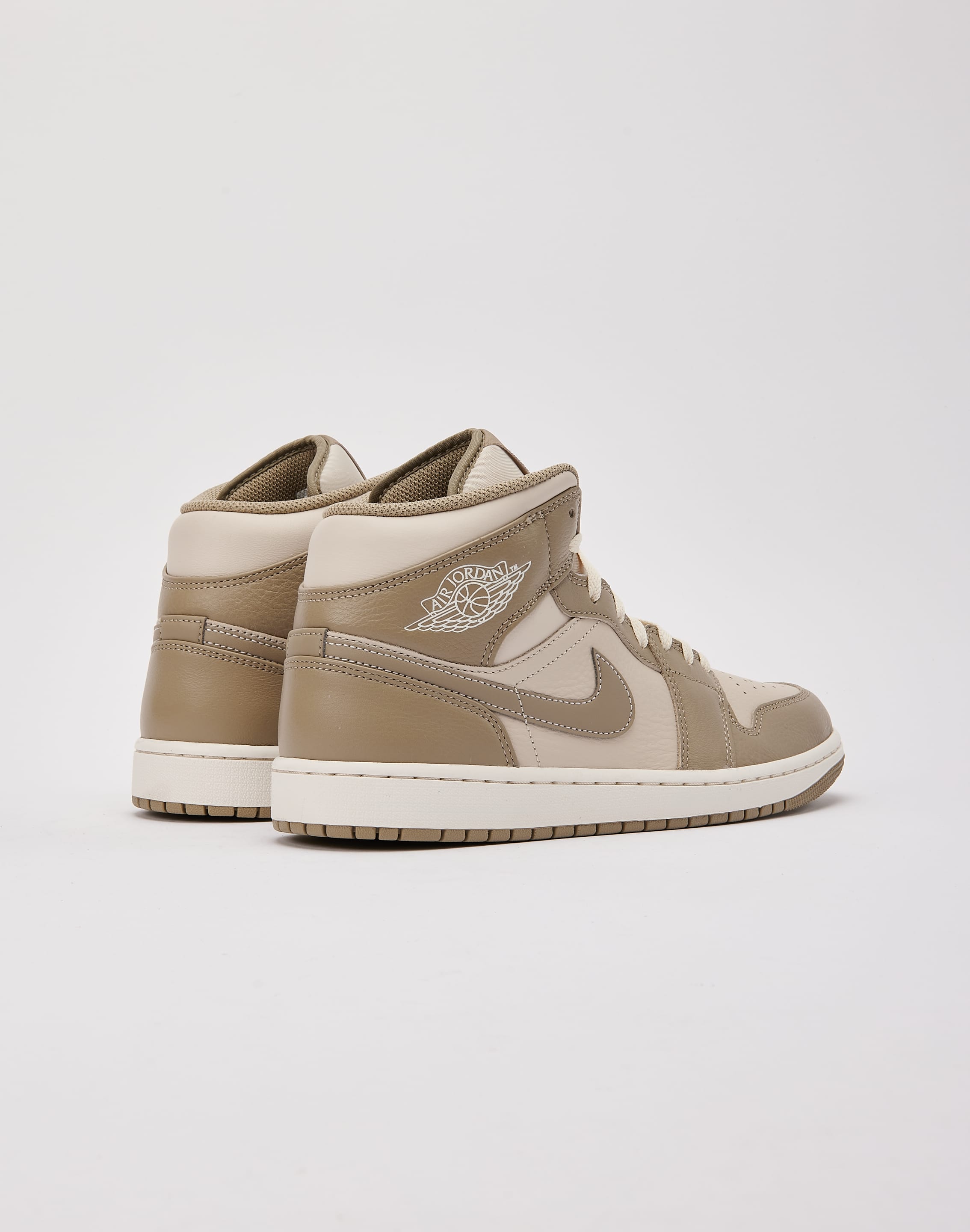 Jordan Air Jordan 1 Mid – DTLR