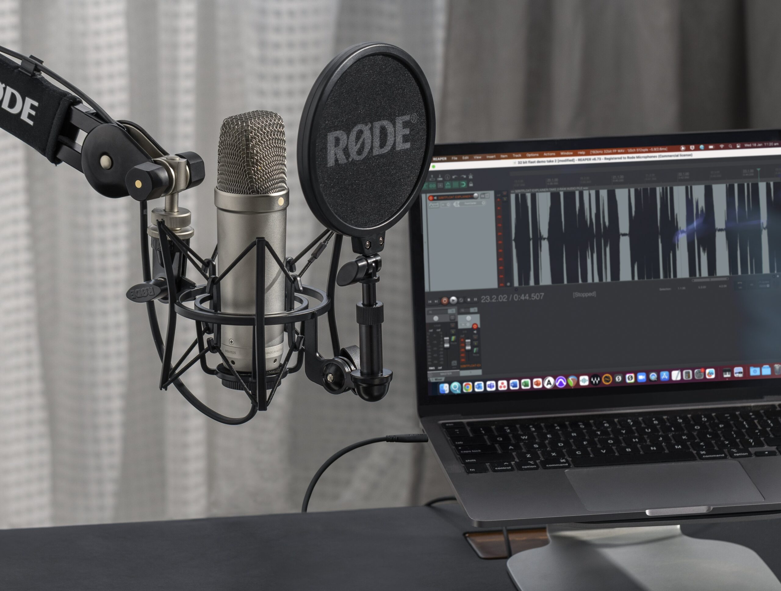 RØDEのスタジオマイクNT1の第5世代は、爆音でも音割れしない32bit
