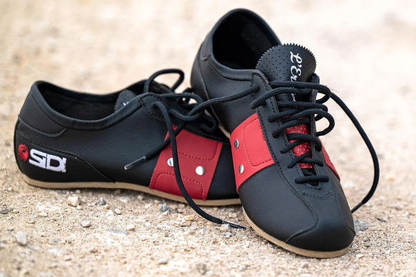 サイクリングシューズ SIDI が、エロイカジャパン2025でコラボモデル