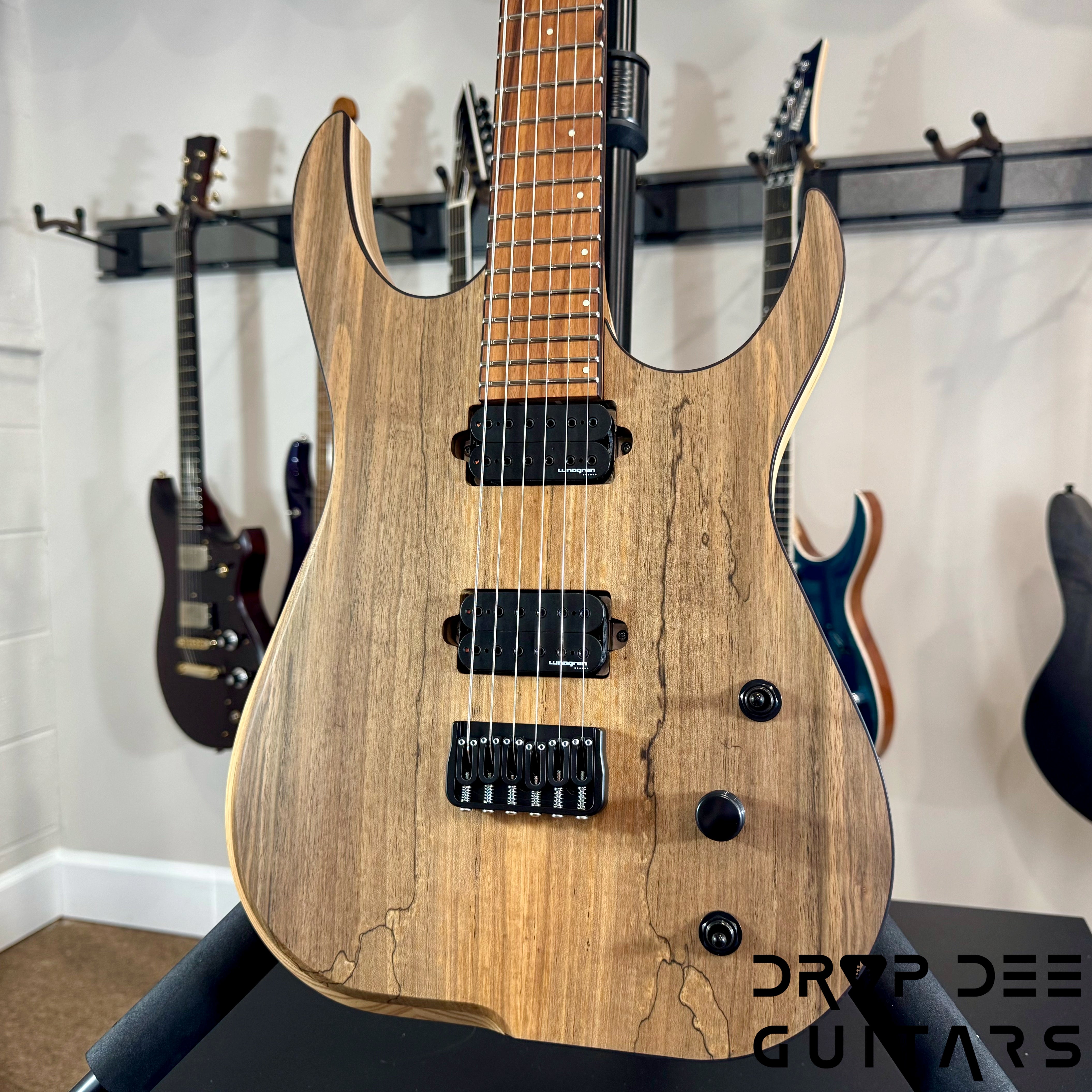 Skervesen Raptor 6 Electric Guitar w/ Case - Walnut – Drop Dee Guitars