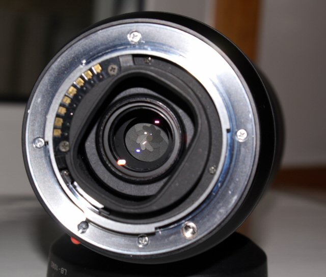 Minolta AF 100-300mm F4.5-5.6 D APO A-mount lens info