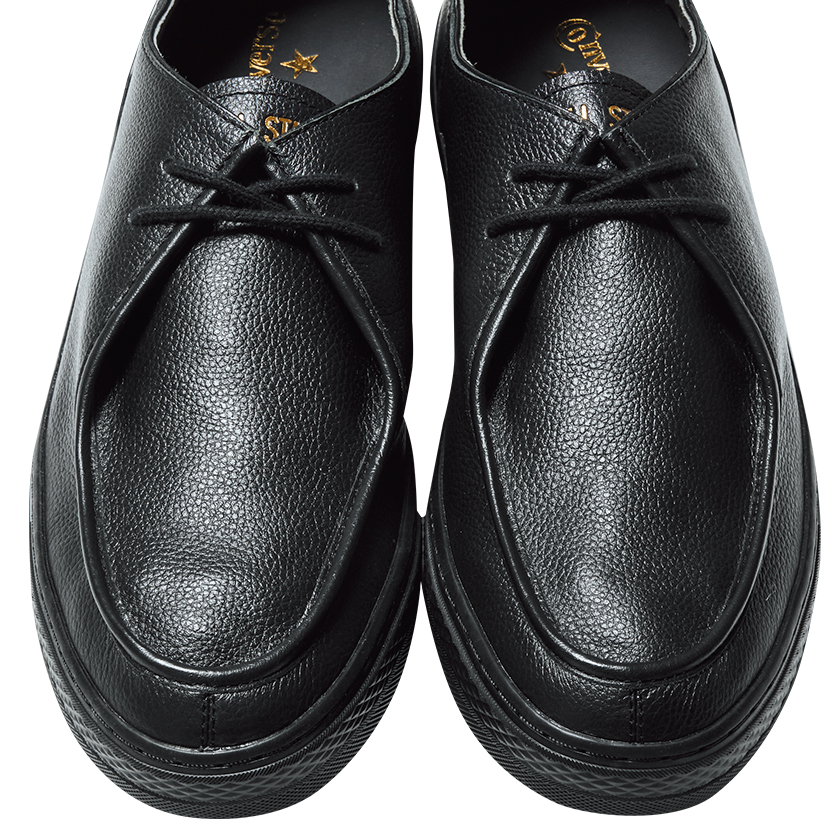 黒レザースニーカーの“安定”から抜け出したいなら「モック通勤」はじめ