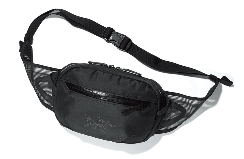 アークテリクス】アロー“初”のウエストパック見た目以上の収納力｜雑誌