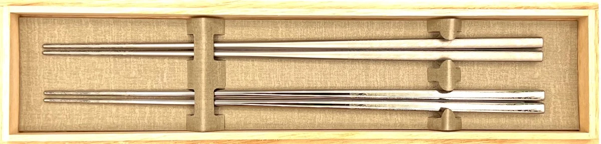 送料無料】チタン箸 銀流線 つや/つや消し 夫婦箸セット【桐箱入