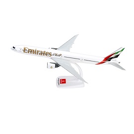 Boeing 777-300ER 2023 edition 1:200 scale model aircraft