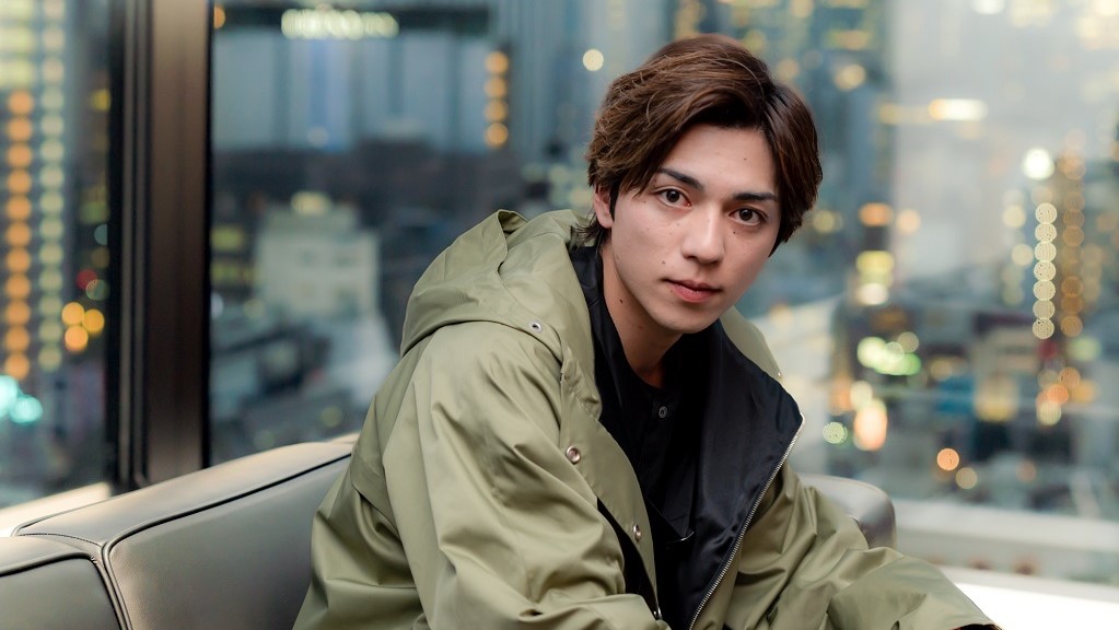 初主演映画『シモキタブレイザー』で主人公を熱演 俳優・佐藤嘉寿人