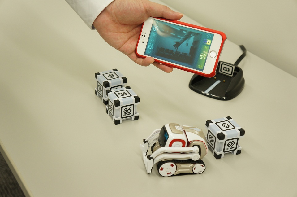 試用レポート タカラトミー コズモ COZMO 家電と暮らしのエディオ ン