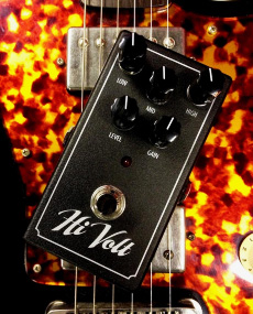 チューブライクな歪みを得られる「Lovepedal Hi VOLT Custom 1」を
