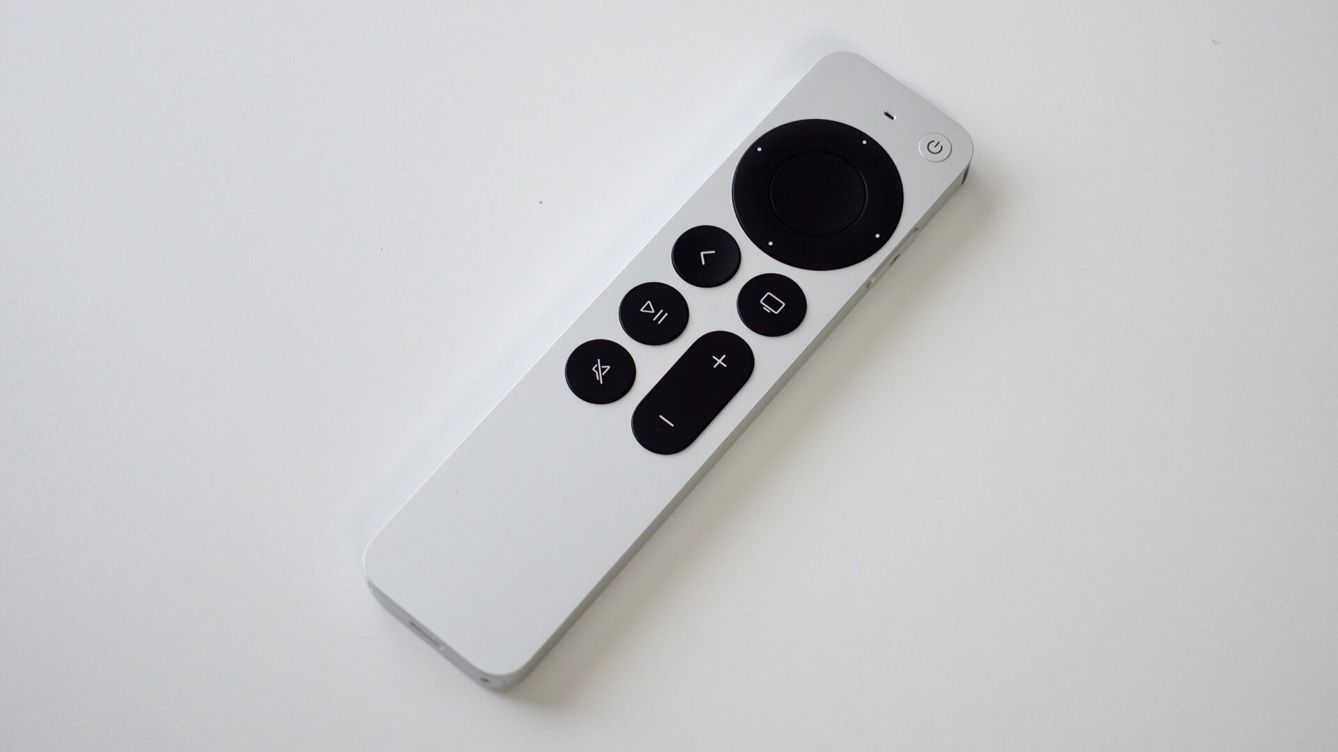 Apple TV」のリモコンの使い方！「Siri Remote 第2世代」を徹底解説