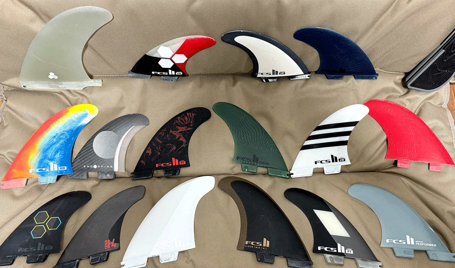 超小波でも遊べるミックファニングソフトボードのLITTLE MARLEY