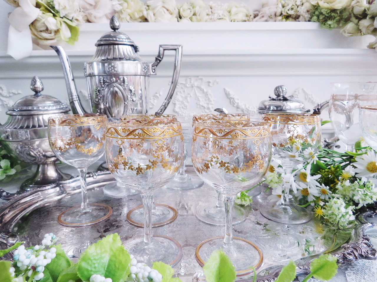 モーゼル金彩 薔薇ガーランドのワイングラス6点セット - 薔薇と天使の