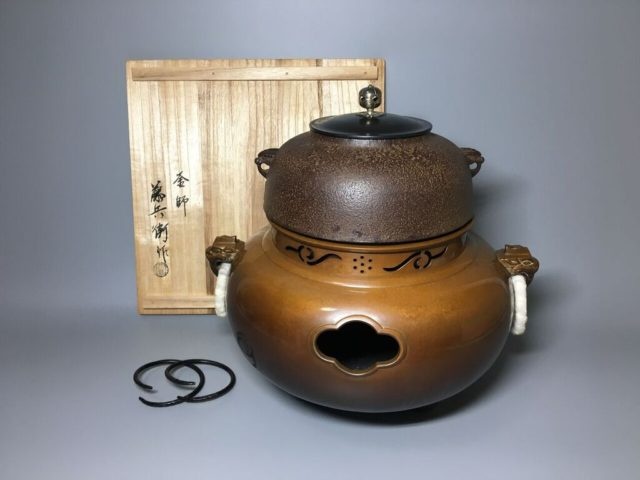 大国藤兵衛 平丸釜付鬼面風炉 買取参考価格 ｜骨董品買取 栄楽堂
