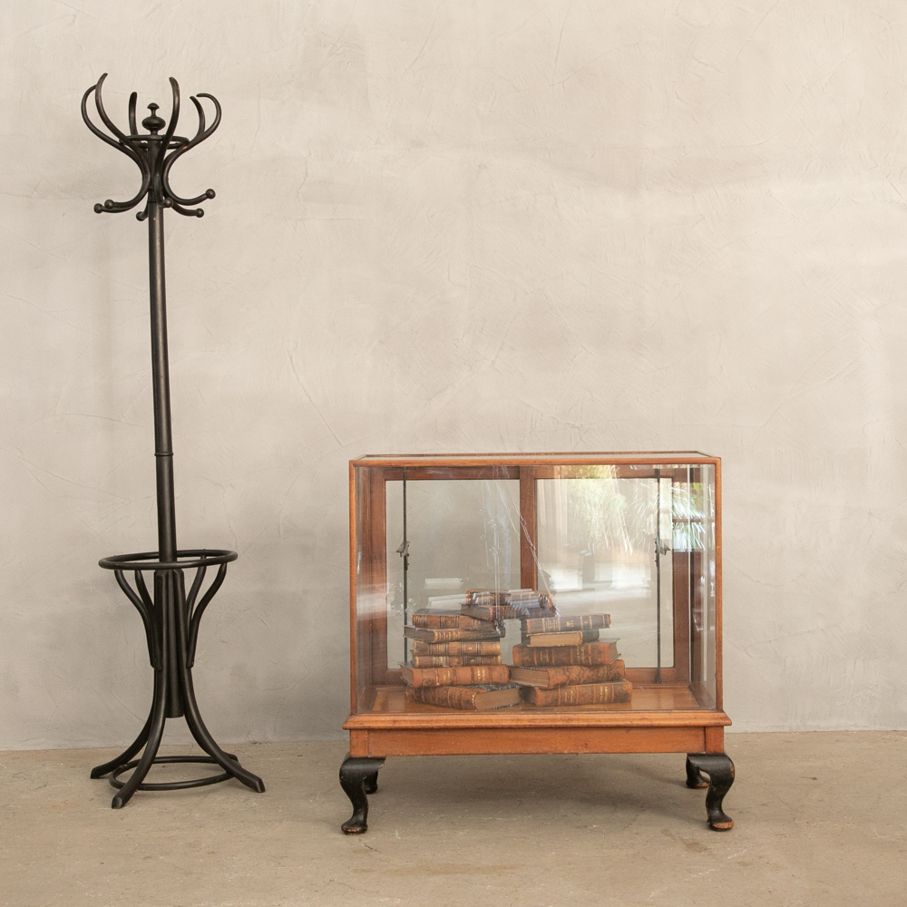 アンティーク ガラスショーケース – フランス、ヨーロッパの