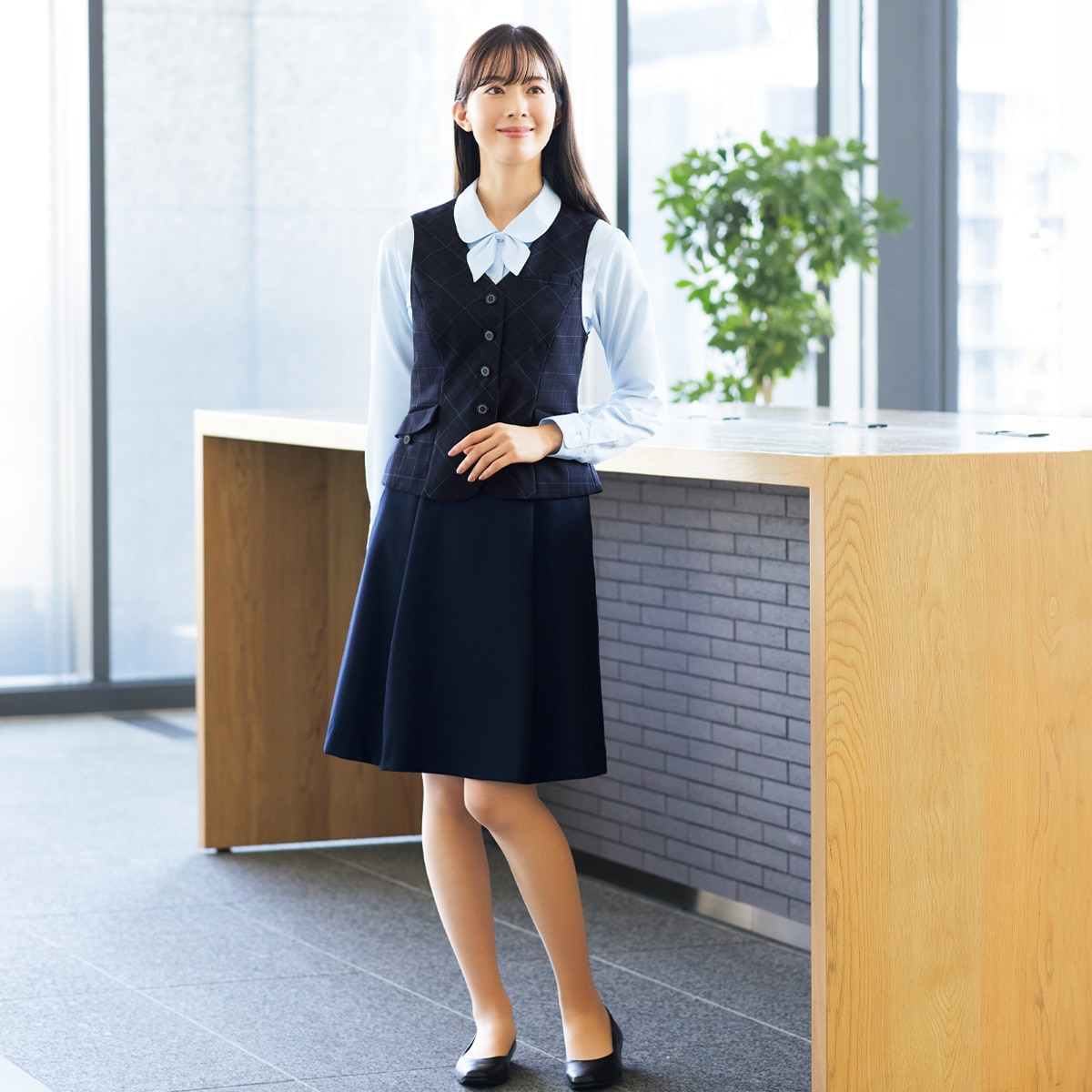 FS45898 脇ゴムソフトプリーツスカート｜医療用白衣・介護ユニフォーム