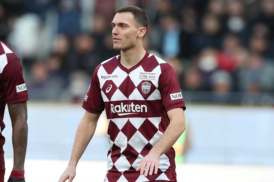 神戸のベルギー代表DF、「愛らしく…美しい妻」の