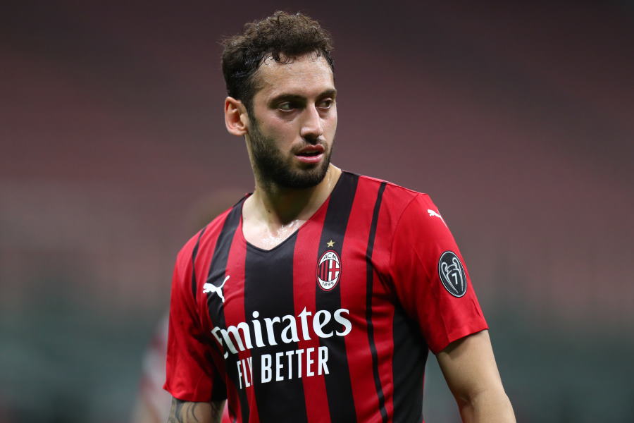 ミラン10番チャルハノール、インテルへ