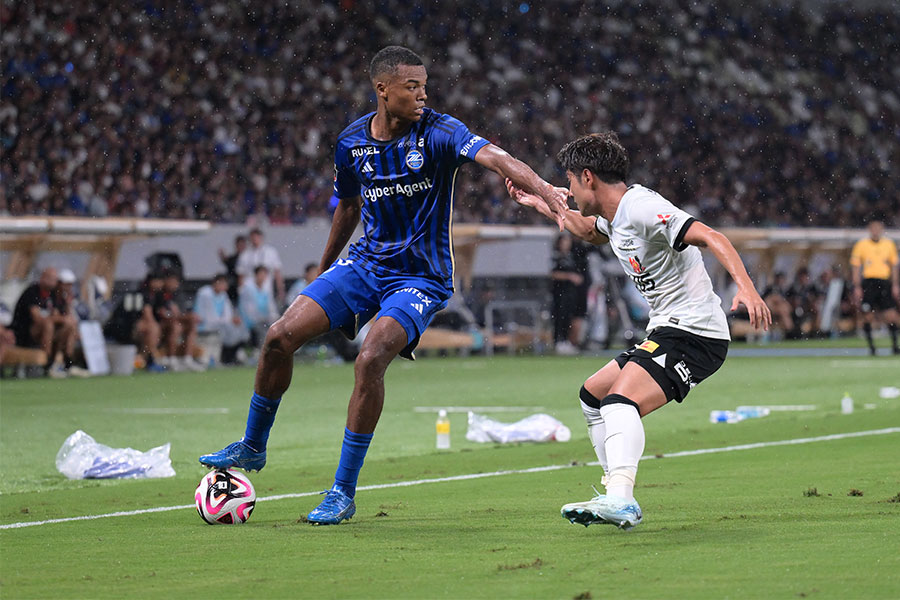 町田のピッチ脇