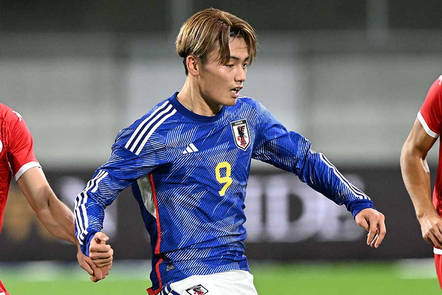 日本代表FW上田綺世が「久保竜彦に例えられる動き」 腰捻り→ポスト