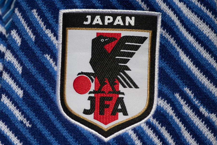 W杯】日本代表観戦の高円宮妃久子さま、JFAエンブレム入りの「ネイルが