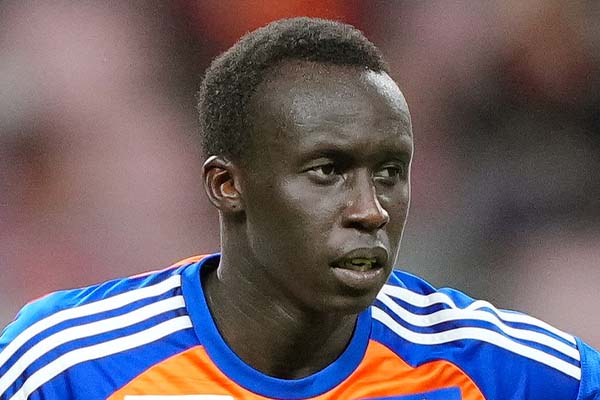 横浜F・マリノス、サッカーオーストラリア代表DFトーマス・デンを獲得