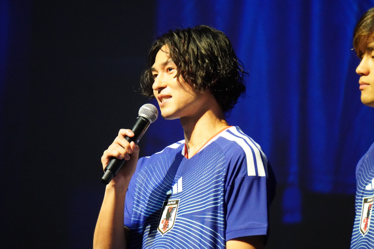 僕がデザイナーじゃなくてよかった」サッカー日本代表、新ユニフォーム