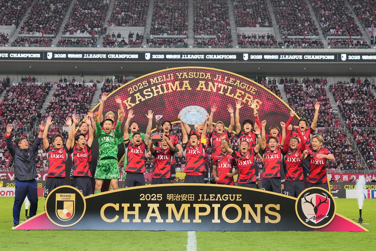 人気漫画とのトリプルコラボが実現！ 鹿島アントラーズが限定デザイン