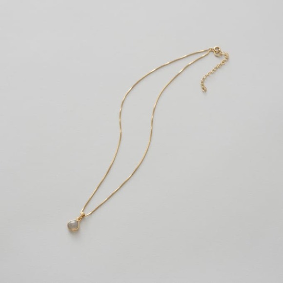 滋賀のアクセサリー職人が手掛けた 天然石のネックレス〈フューシャ