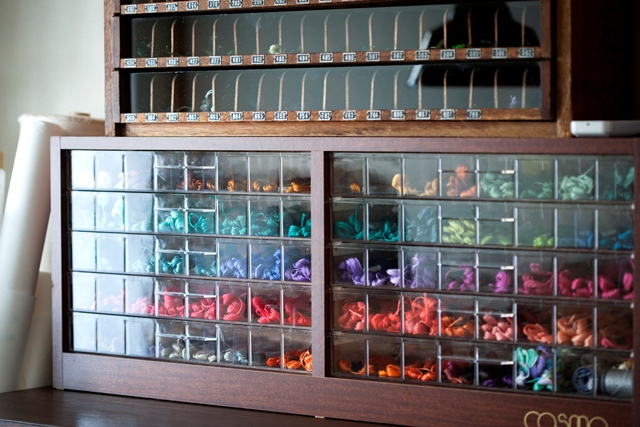 素敵な刺繍作品が生まれる秘訣！ こだわりのアトリエでの暮らし