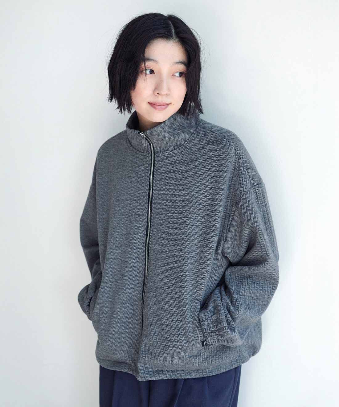 THREE FIFTY STANDARD ヘリンボーン柄のジップブルゾン〈グレー