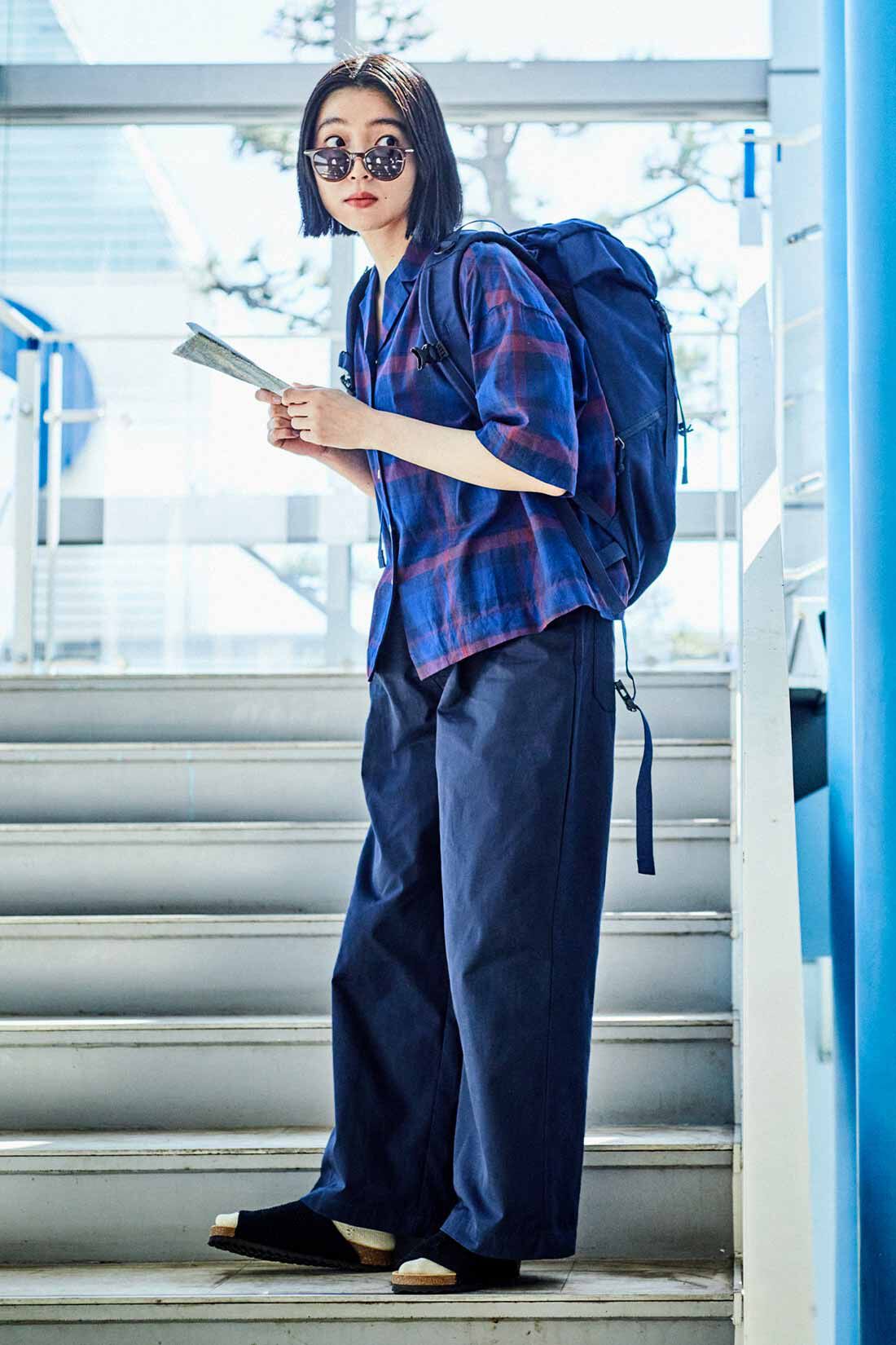 THREE FIFTY STANDARD タックチノワイドパンツ〈ネイビー〉｜THREE