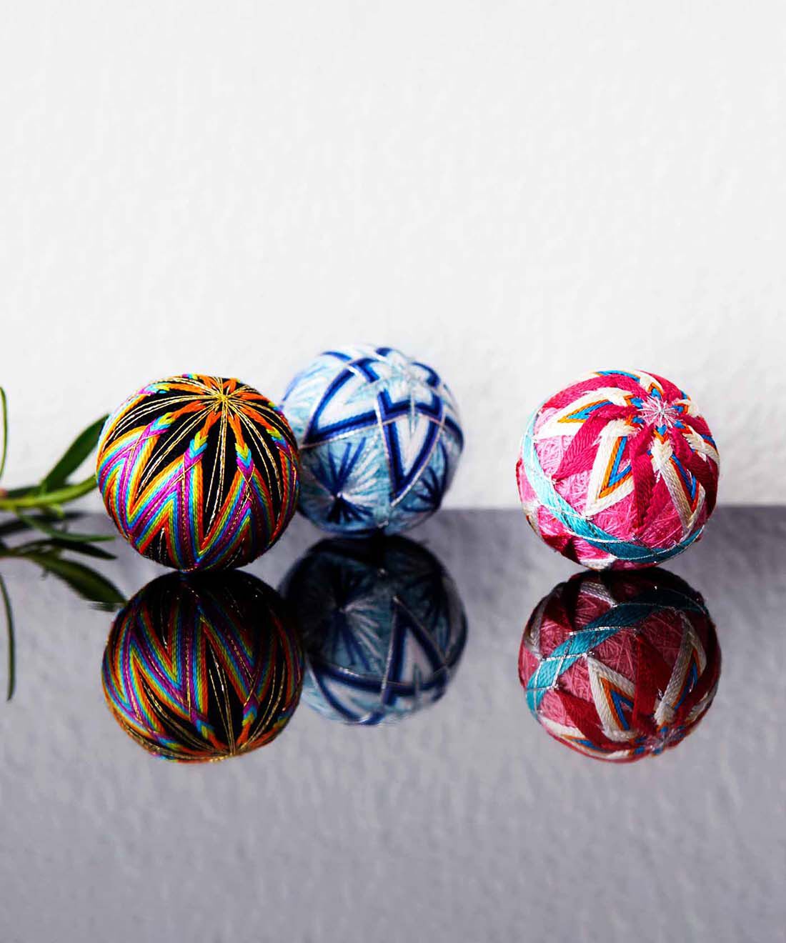 重なる絹糸のみやび ころんとかわいいちいさなてまりの会｜Couturier