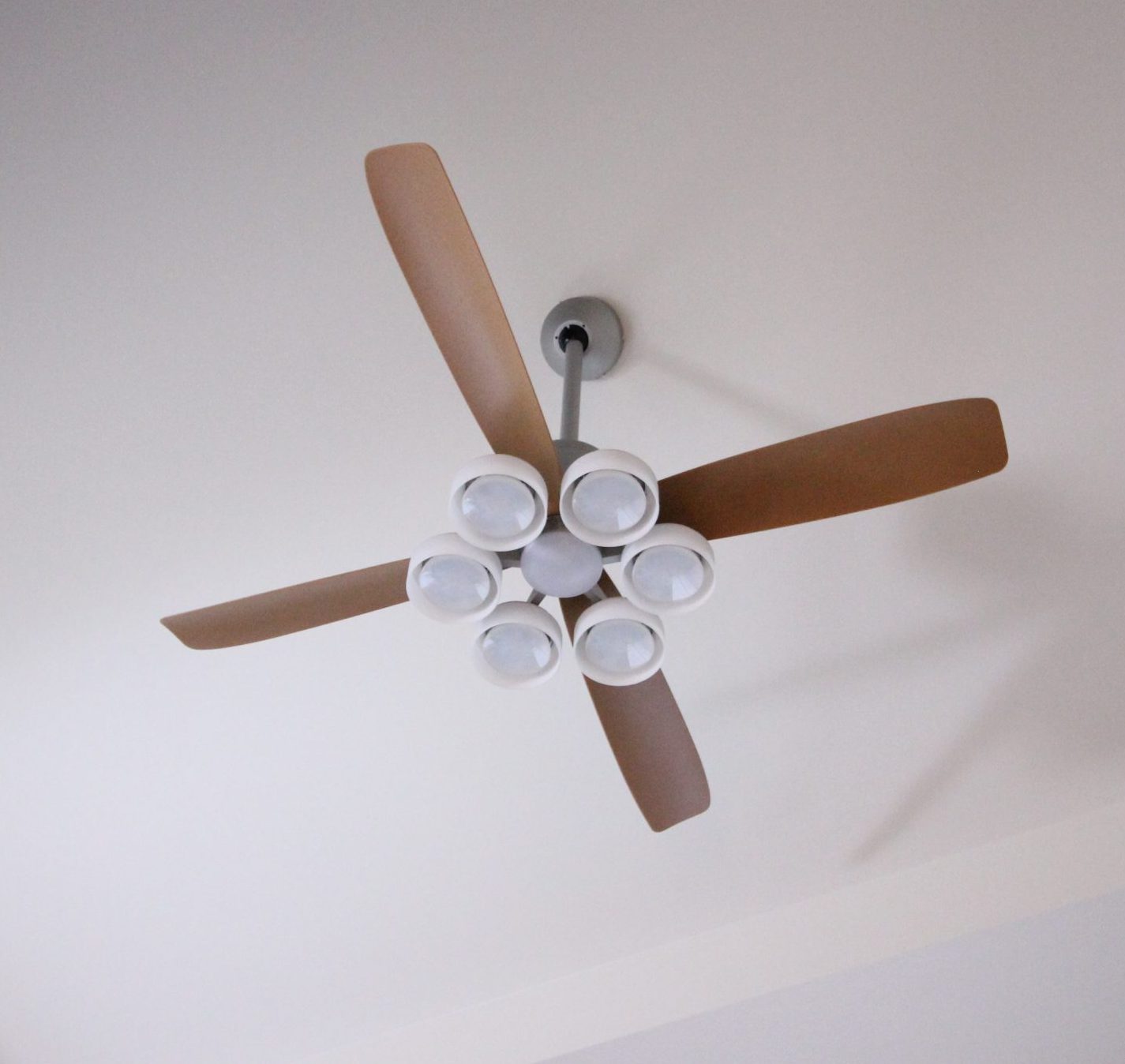 本日お値下げ✩✩✩シーリングファンライト　新品✩2025年6月到着 6灯 軽量 東京メタル工業製シーリングファンライト【MFE002】｜<公式